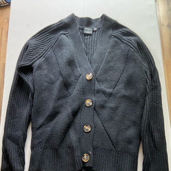 Devotion by Cyrus Cardigan - Picture 2 of 15